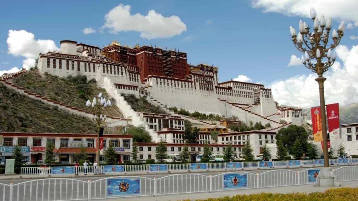 Tibet Tour (4 Nights, 5 Days)